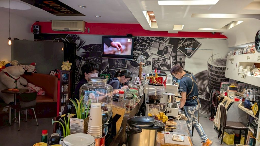 甯咖啡自家烘焙 店內環境