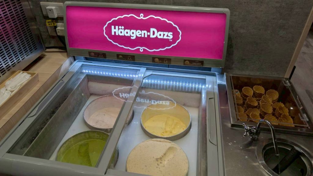 LINE ALBUM 202632 260302 48